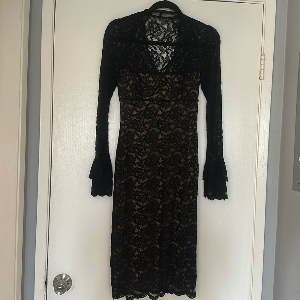 Laundry size2 women’s below the knee black lace dress with flesh underneath
